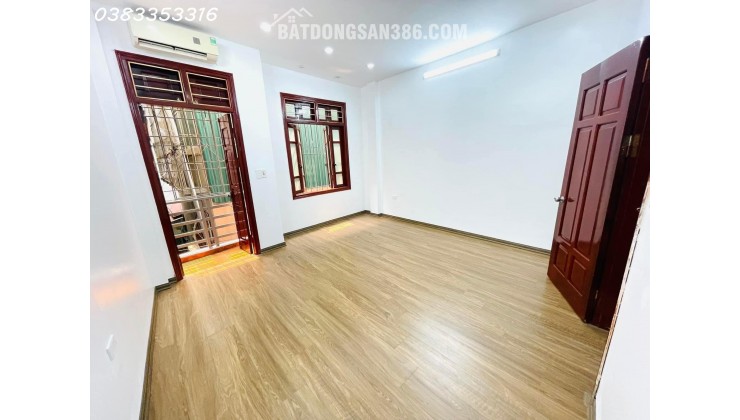 Bán nhà PHÚC LỢI ------- NGÕ TO NHƯ PHỐ -------- MT 4m 5 TẦNG ------------ HƠN 5TỶ